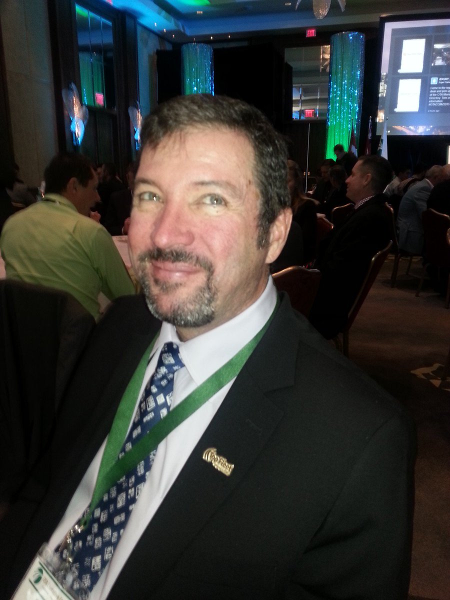 Wendell Erb sports Top Fleet Employers pin: Erb was among Trucking HR Canada's 2015 winners   #OTACONV2015