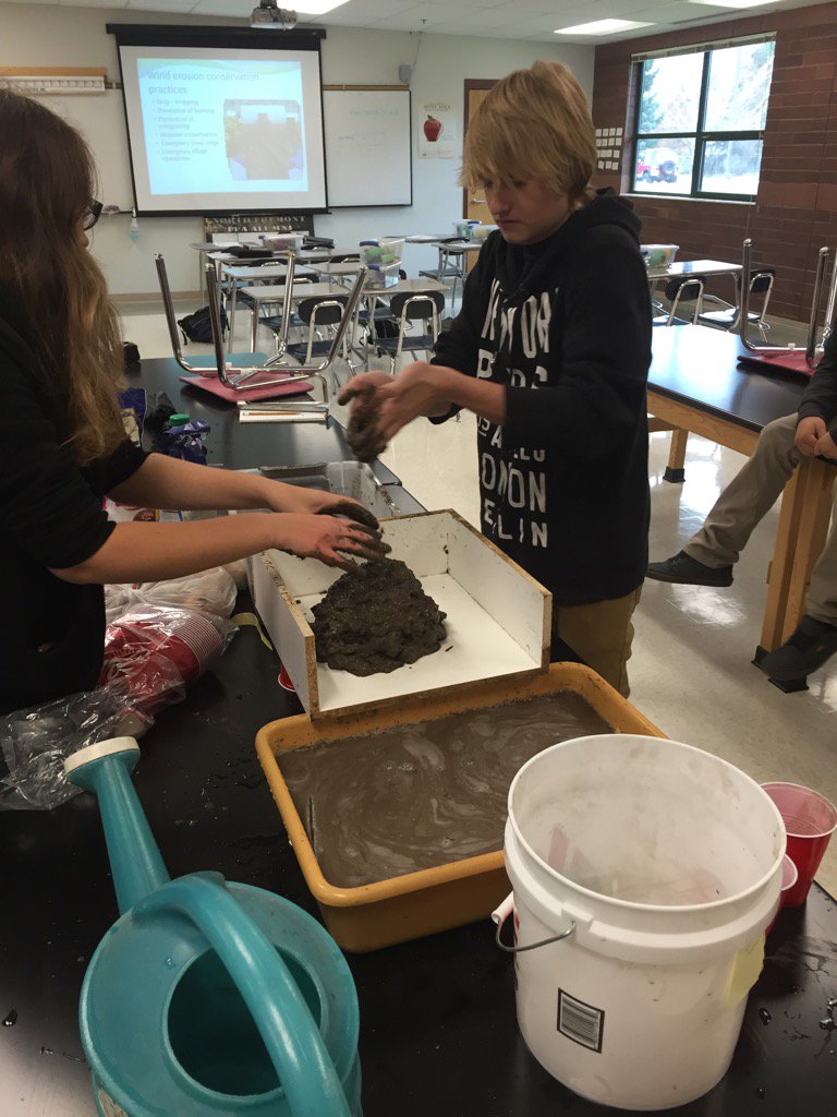 mrjnfffa's tweet photo. #soilconservationmodels #nataa15 https://t.co/rEwQ6B52zq