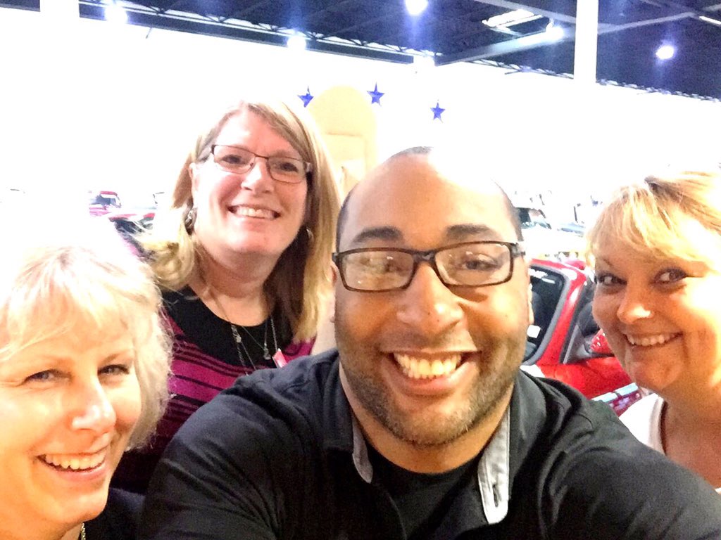 AIBinc's tweet photo. Donna Karla Kunta Cheryl @planofivestar #webdealer install #aibtexas #aibautomation #Ford #whereskunta #kuntafun https://t.co/uR6p95qQ3q