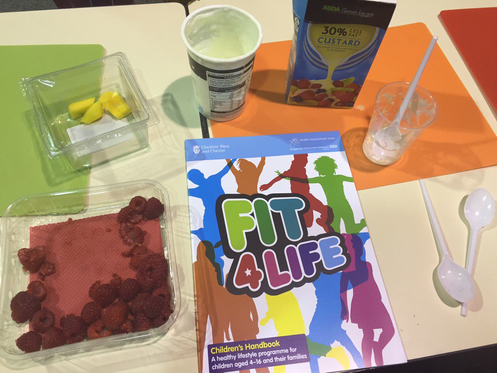 CFC_CommTrust's tweet photo. Great start to our #Fit4Life sessions at Northgate Arena with @Bridgewater_NHS making healthy desserts!!! #fruitfool https://t.co/ksDa1O8NbT