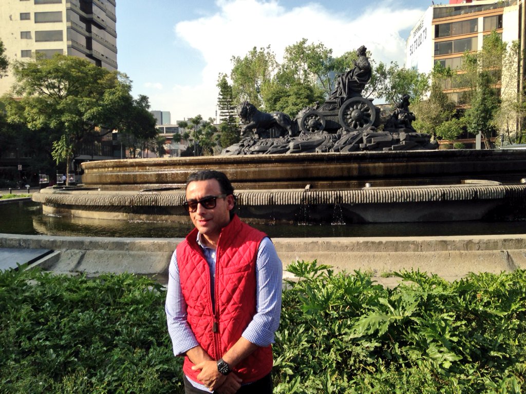 FTS_MAG's tweet photo. ¡@AdalRamones para #FTMagazine nos cuenta por qué comer en un #Foodtruck es #OtroRollo ! https://t.co/Rsd5oNnE5W https://t.co/RvyeVwszcP