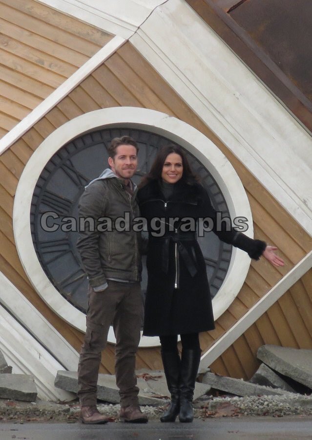 LanaParrillaMex's tweet photo. โขPHOTOโข
Lana and Sean on set yesterday #OUAT {10}
#EvilRegaIs #OutlawQueen #Seana
Credits: @canadagraphs https://t.co/ScA1N0MZ9x