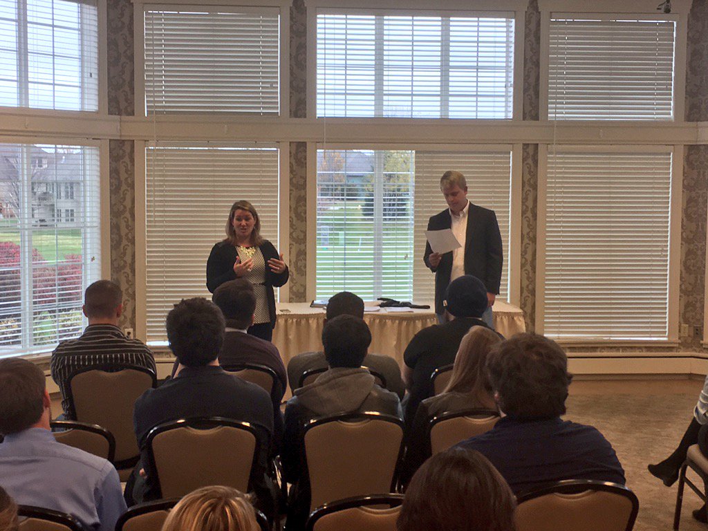 adstuds's tweet image. Breakout: "Resume Do's and Don'ts" with @KorenaKeys and Ryan!