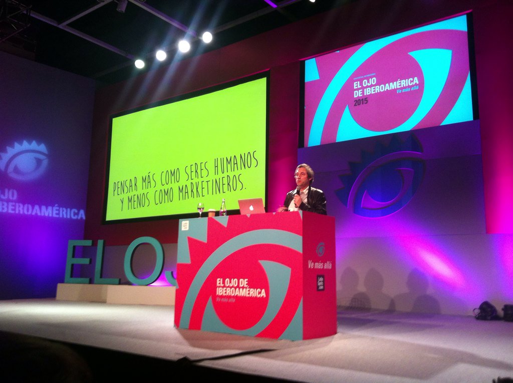 mkdirecto's tweet photo. "Estamos asistiendo a la muerte del brief como origen de la creación", César Carreño, Ogilvy México #ElOjo2015 https://t.co/fy7ue7zDXE
