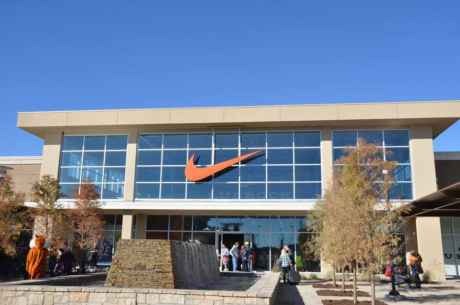 Lubbock EDA on Twitter: "Today, the Nike Factory store officially opened in West  End Center​. Happy to see Lubbock growing and expanding!  https://t.co/yRtGaWy4MW" / Twitter