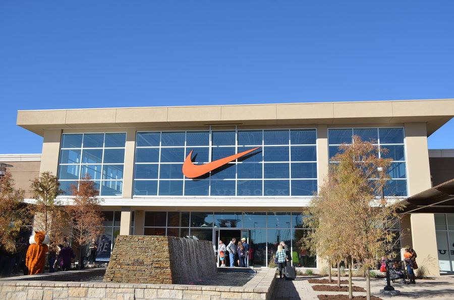 nike store hours lubbock