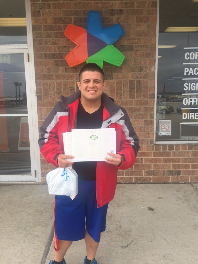 trainergerard's tweet photo. Thanks @FedEx @FedExOffice in moline,il for the awesome prints my menus look awesome meal prep business in order https://t.co/i4wkIccdCW