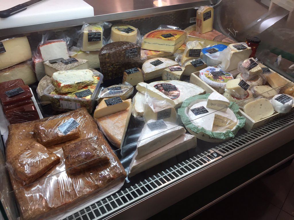 Amb el fred arriben nous formatges... <a href="/msbonczita/">Boncza Branding</a> <a href="/yummybcn/">Yummy Barcelona</a> @calmarius449 <a href="/sr_boca/">Sr. Boca</a> <a href="/paprikagourmet/">Paprika Gourmet</a> <a href="/PastramiBcn/">Pastrami Barcelona</a>