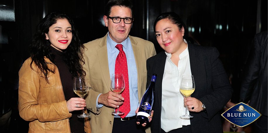 BlueNunWines's tweet photo. #tbt to our event with @mapleandash in Chicago! https://t.co/a9C1PAfQPq