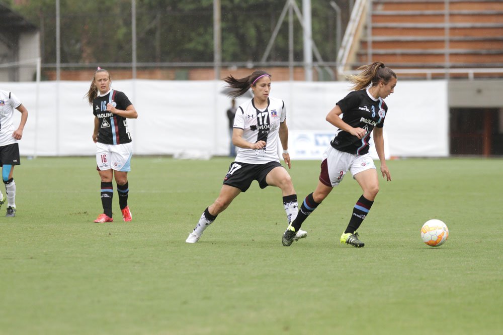 EvolucionCSF's tweet photo. [FOTOS] Galería de imágenes de lo que dejó el primer tiempo entre @ColoColoFem y @clubuaiurquiza 1-0 https://t.co/HZCTlPnENo