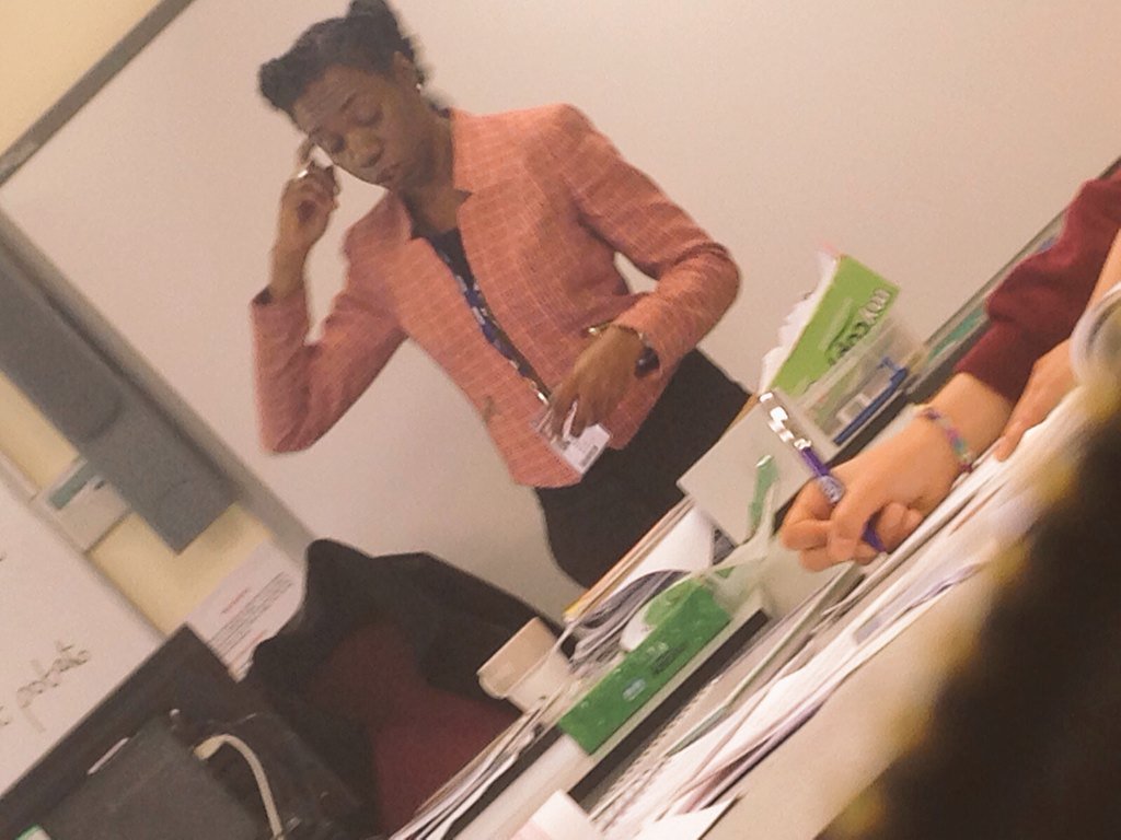 _khadija_a's tweet photo. @TheVampsBrad 
Your business teacher mrs Blake , taught me today😭 #thevamps #bradleywillsimpson https://t.co/EYaCVziSV1
