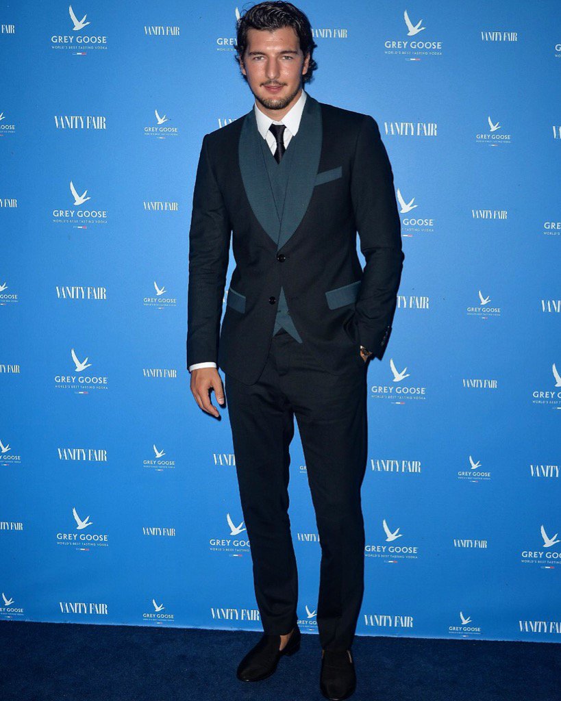 andreapreti88's tweet photo. -6 to Moscow film festival in challeng with ONE MORE DAY  in @dolcegabbana #andreapreti #onemoreday https://t.co/o1q39tKyf7