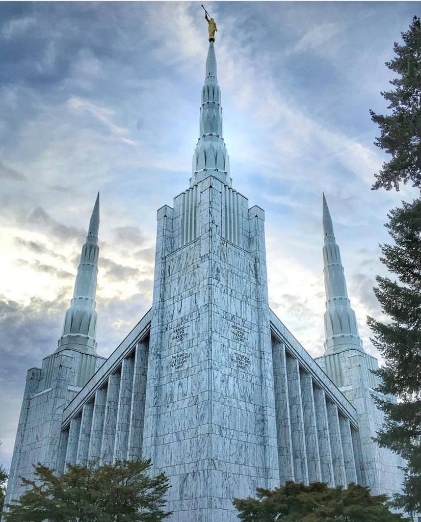 onetempleaday's tweet photo. Portland, Oregon
PC: @kati3j3an
#ldstempleaday #portlandtemple https://t.co/wPCcZFWMB8 https://t.co/ZMKOYBGLu2
