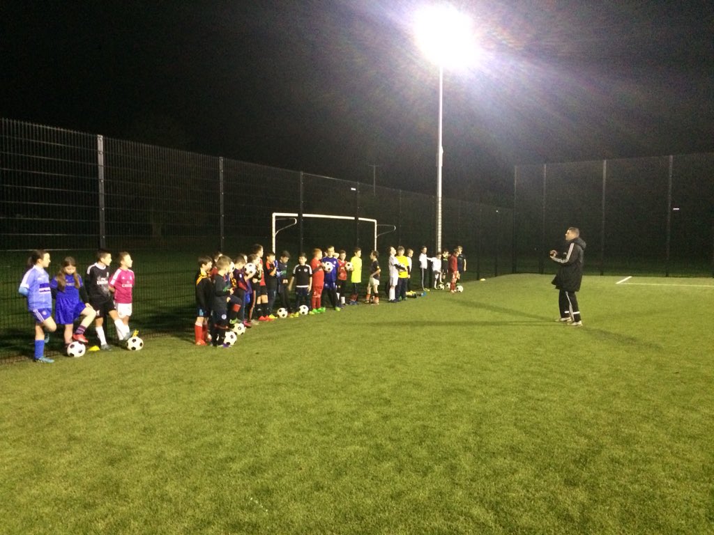 RiverdaleFC's tweet image. Another great session tonight with @IFACookstown and our club coaches. #developingcoaches #thefuturedale
