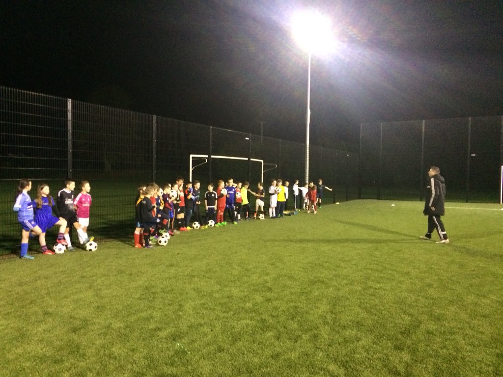 RiverdaleFC's tweet image. Another great session tonight with @IFACookstown and our club coaches. #developingcoaches #thefuturedale
