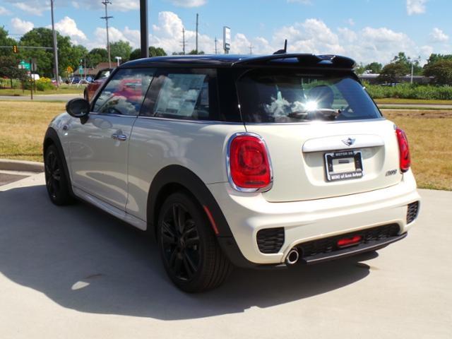 A2MINI's tweet image. Ride in style. #stormtrooperstyle bit.ly/1NfRpyE