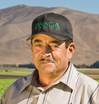 We're thrilled to celebrate 45 years with employee David Cardenas. Read more @TheProduceNews bit.ly/1PqiELB