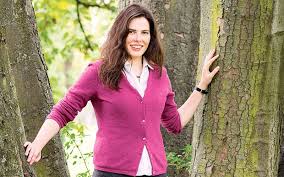 DYK that outdoor photos on online dating profiles increase messages received by 19%