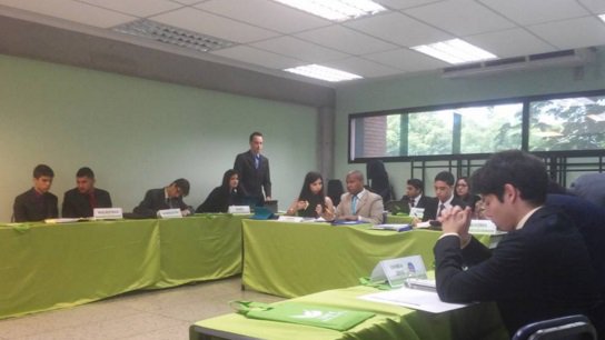 UNYMUN's tweet photo. #AsambleaGeneral en sesión, buscando soluciones a la situación del Sahara Occidental #UNYMUN2015 (Vía @TNYT_UnyMun) https://t.co/CC7Tl4bIcI