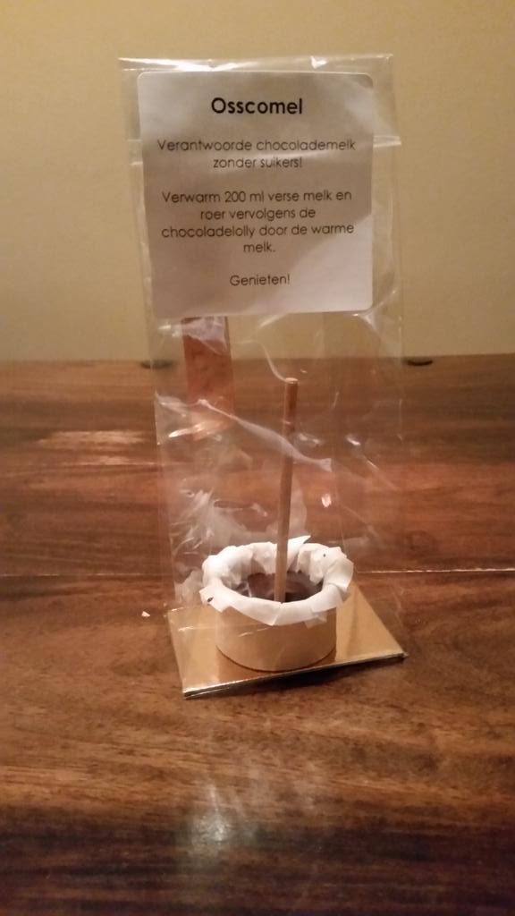 Ook de nieuwe Osscomel mogen proeven (en mee gekregen) leuke samenwerking tussen <a href="/OsseTrotse/">Christian Chocolade</a> <a href="/H32/">한세희 Sehee Hahn</a>  #dank #winterland