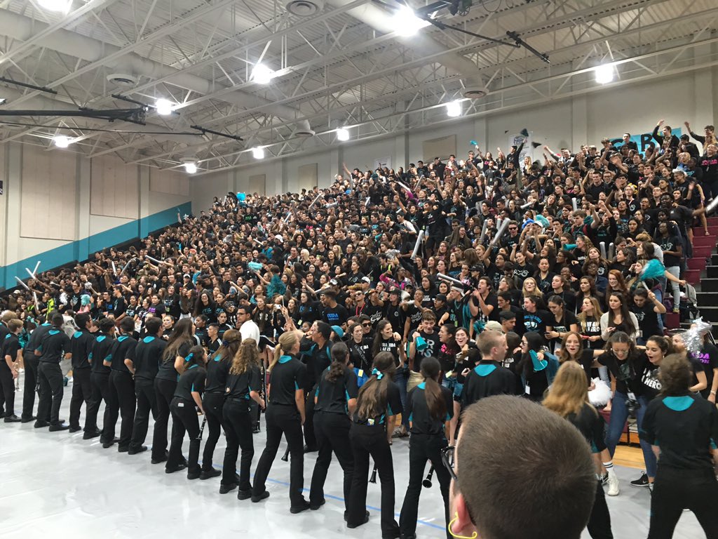 sr_reef's tweet photo. Homecoming Pep Rally! Football Players, performers and teachers all made it an amazing pep rally #beathialeah #cudas https://t.co/NWPqDz5qEX