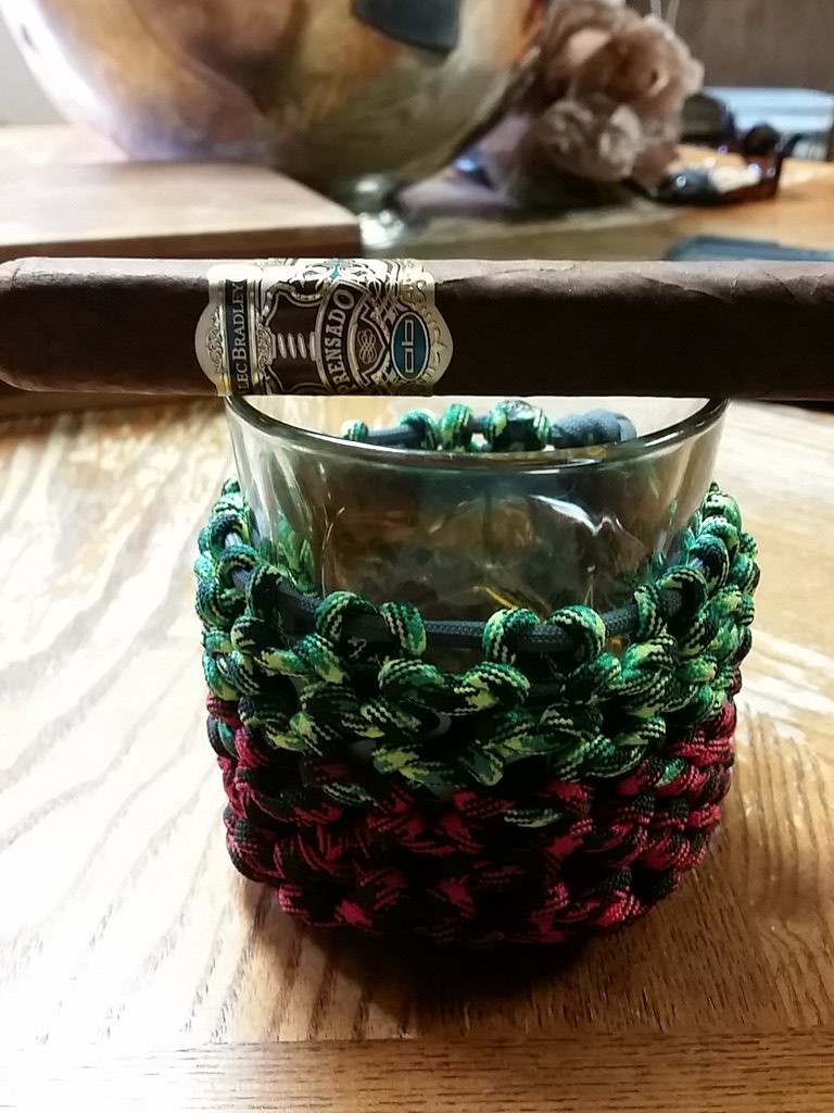 rvpugh89's tweet photo. @alecbradley @Tobaccology gotta love this smoke. #cigars #shoplife https://t.co/N61yfwAJvG