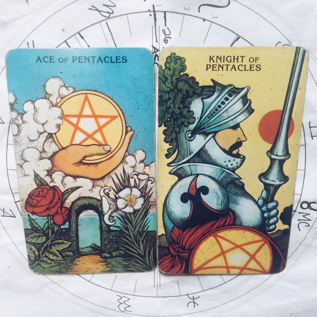TatiannaTarot's tweet image. Daily #Tarot #Meditation II Thursday, November 5th || Ace of Pentacles + Knight of Pentacles

#mindfulmagic #healing