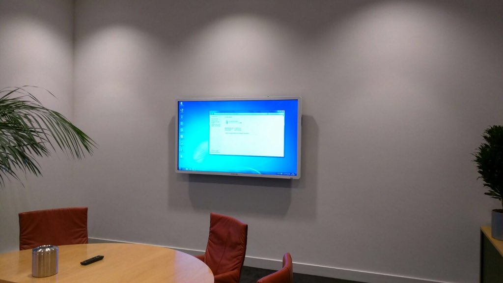 PromedAV's tweet image. Vandaag een 70 inch @FocusTouch P10 touchscreen geïnstalleerd in een boardroom. #audiovisueel #verkoop #zwolle