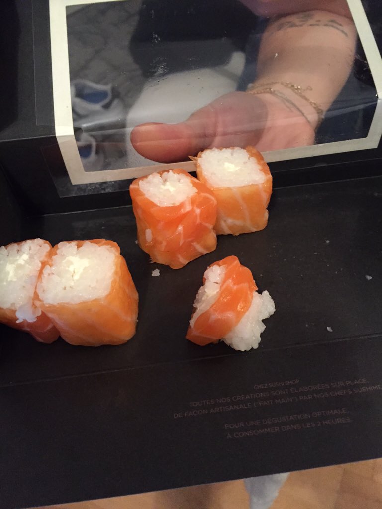 TaniuAndreo's tweet photo. Ya pas problème sur les proportions @SushiShopTlse ? https://t.co/MjcmrDryKD