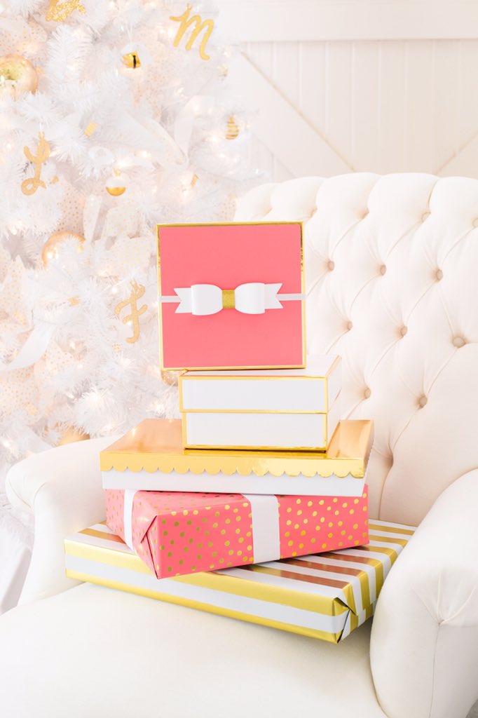 evandoolan's tweet photo. Make your gifts ✨shine✨ w/ @sugarpaperla's exclusive @Target collection! Plus, it's 20% OFF with #cartwheel! https://t.co/l8XWfREaPz