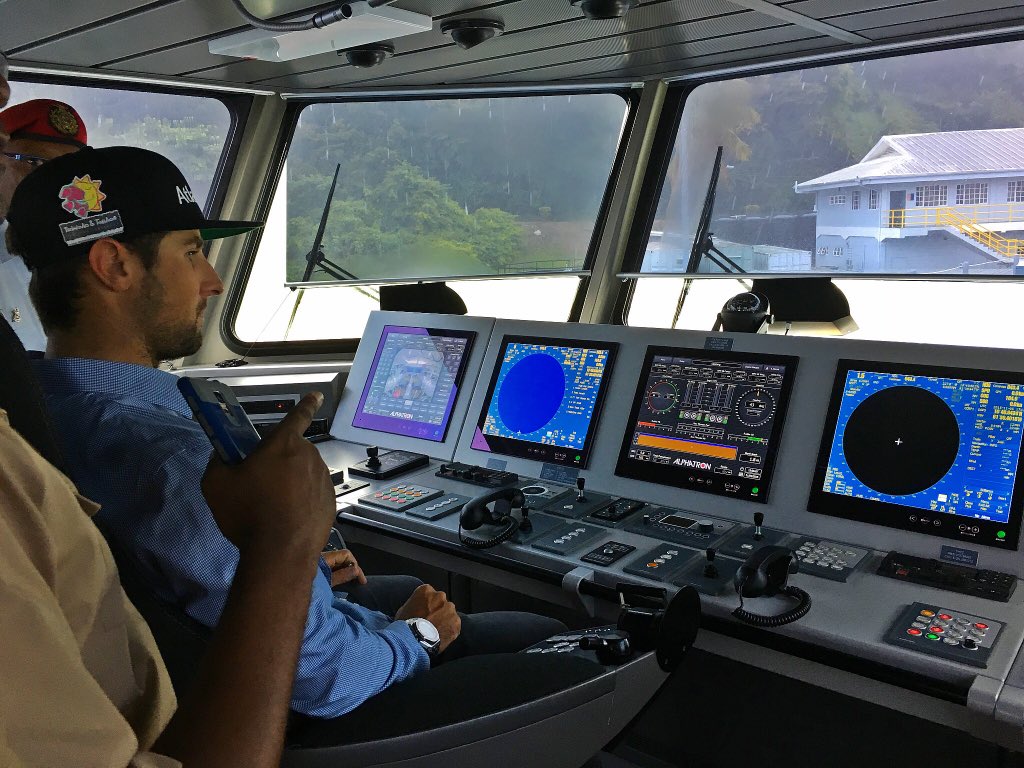 AndrewLewisSail's tweet image. Spent the evening down at the Trinidad and Tobago Coast Guard. Thank you for a great day. @GoToTnT #GettingEducated