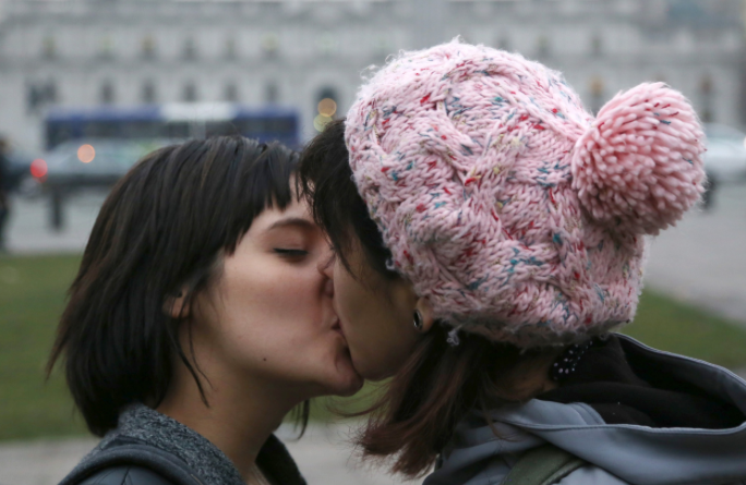 WomenintheWorld's tweet photo. Most women are bisexual or gay and never purely straight, intriguing new study suggests: https://t.co/PoJSt3ZpgQ https://t.co/V3RF0yvhGi
