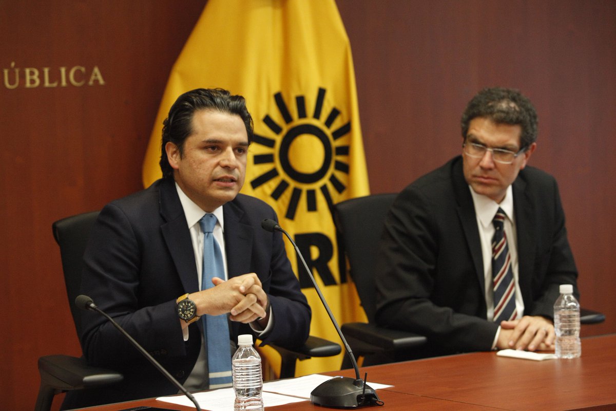 Zoé Robledo se retira de contienda por PRD - CTExqbaUkAAFe81