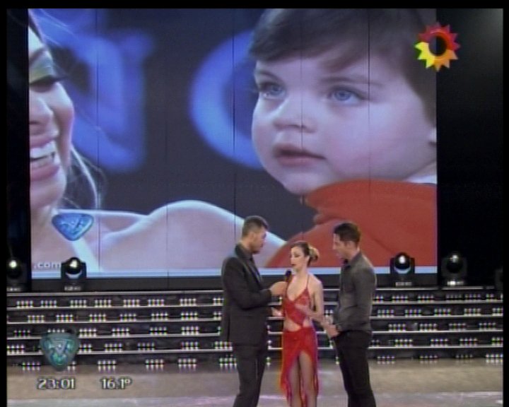 diarioshow's tweet photo. >@cuervotinelli felicita a @gisecampanita y @frandelgadook como los papás de Ian #Bailando2015 https://t.co/2tPc5GbxnP