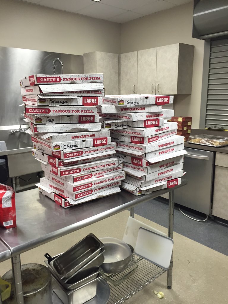 cbeving's tweet photo. Team is fed #GoWarriors #BeatDCG #AteMorePizzaThanSaladb https://t.co/079xeAerqS