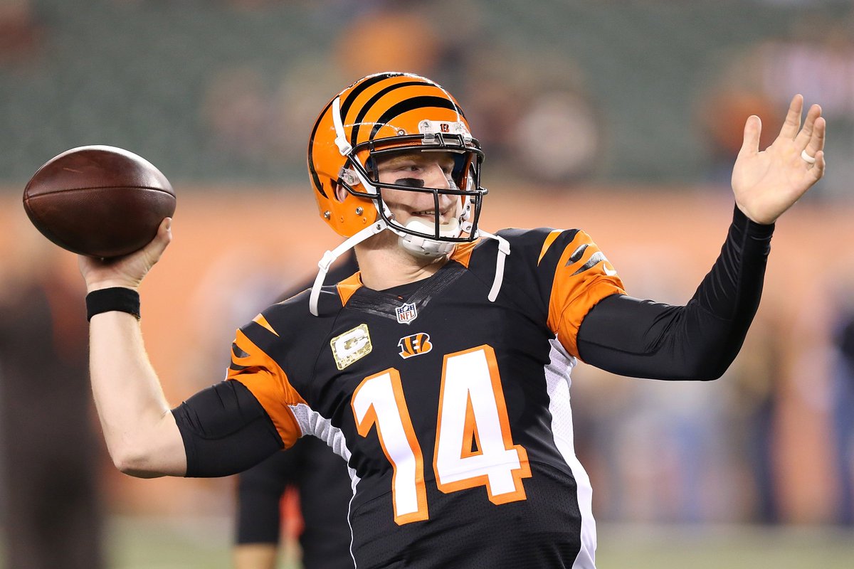 SportsCenter's tweet image. Andy Dalton, looking to improve on his 3-7 primetime record, gets off to a good start w/ 9-yd TD to Tyler Eifert.