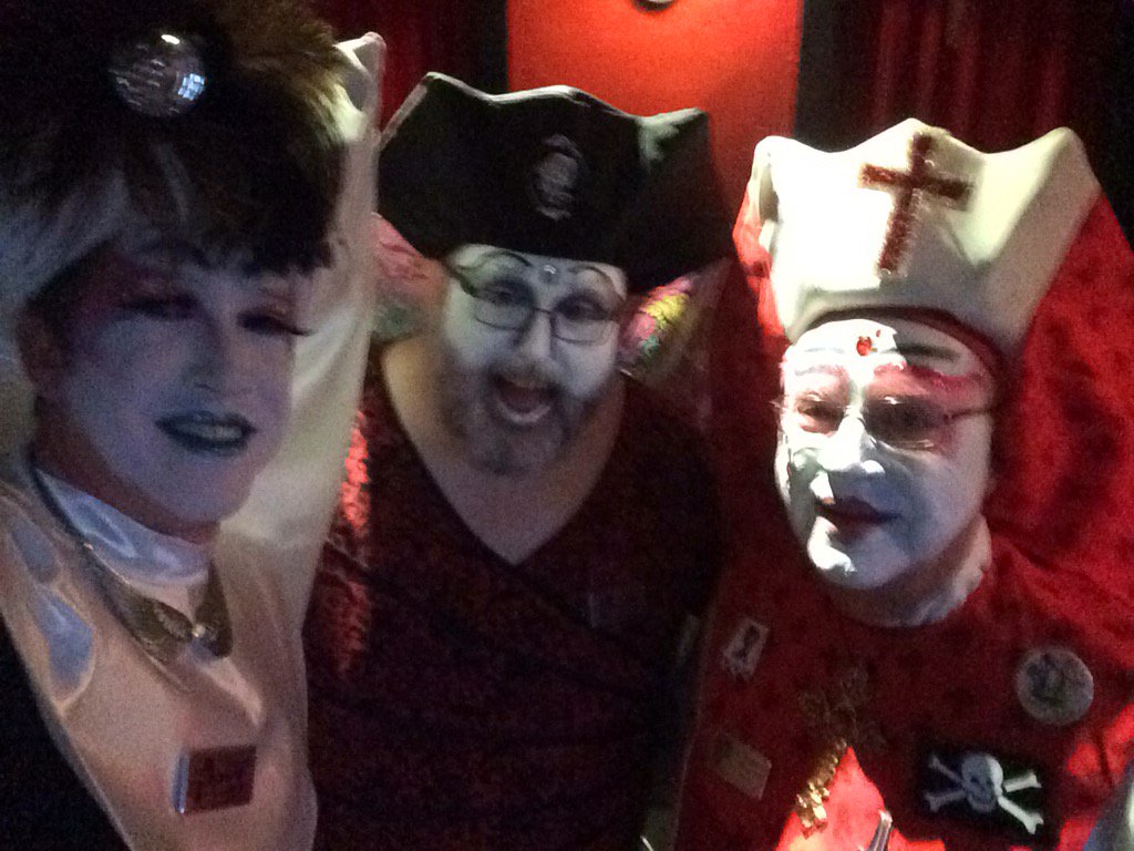 iNUN69's tweet photo. 3 generations! Love you https://t.co/zJC9ts2Qwz
