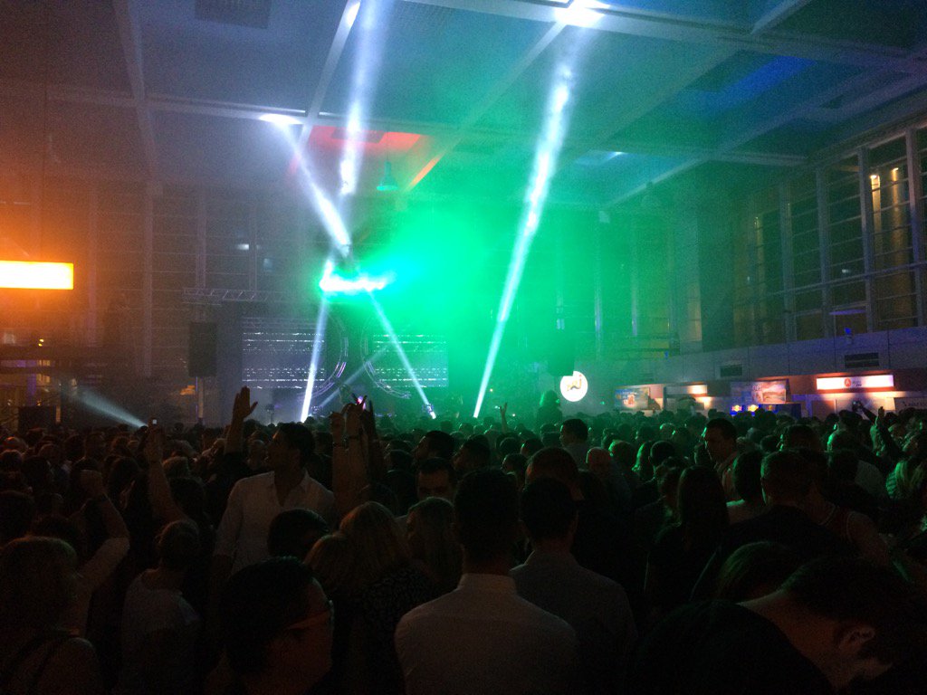 PierrePfduwat's tweet photo. En direct de l'aéroport de Marseille. Soirée #NRJ https://t.co/oY0O2dombq