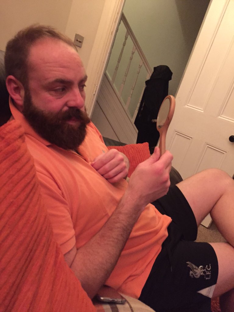 EmmaD80's tweet photo. @NickRed77 😂  #beardlove https://t.co/FBZ2uXMuYK