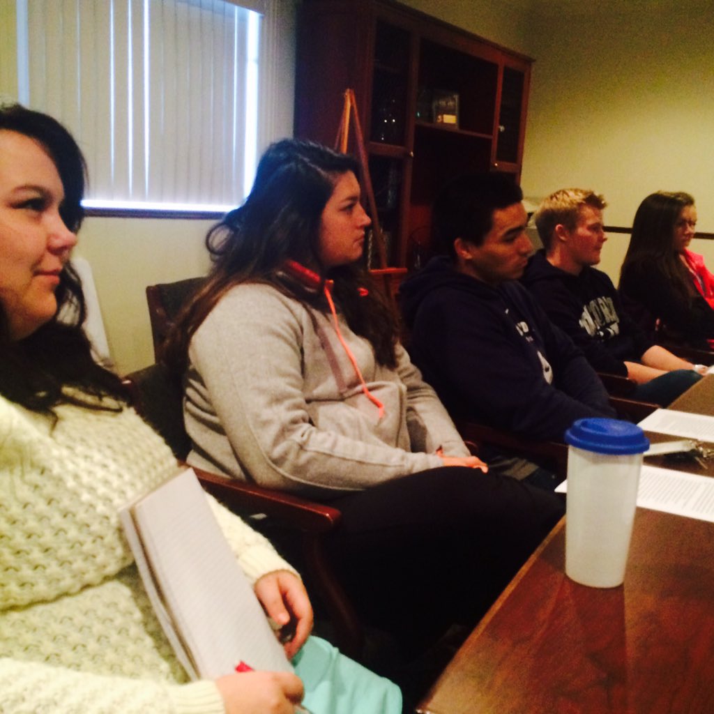 rbmoreno's tweet photo. Some quality time today with @oregonintegrity, our #WR305 guest speaker @cu_portland. #thankyou, Julie! #stratcom https://t.co/ytLJ0GQnOX