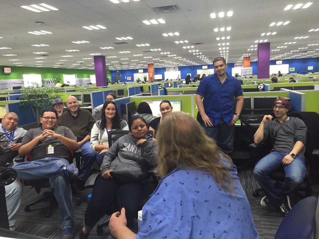RockinRioAtt's tweet photo. Getting our team meeting on! #equipforsuccess https://t.co/UrxDkqNqpm