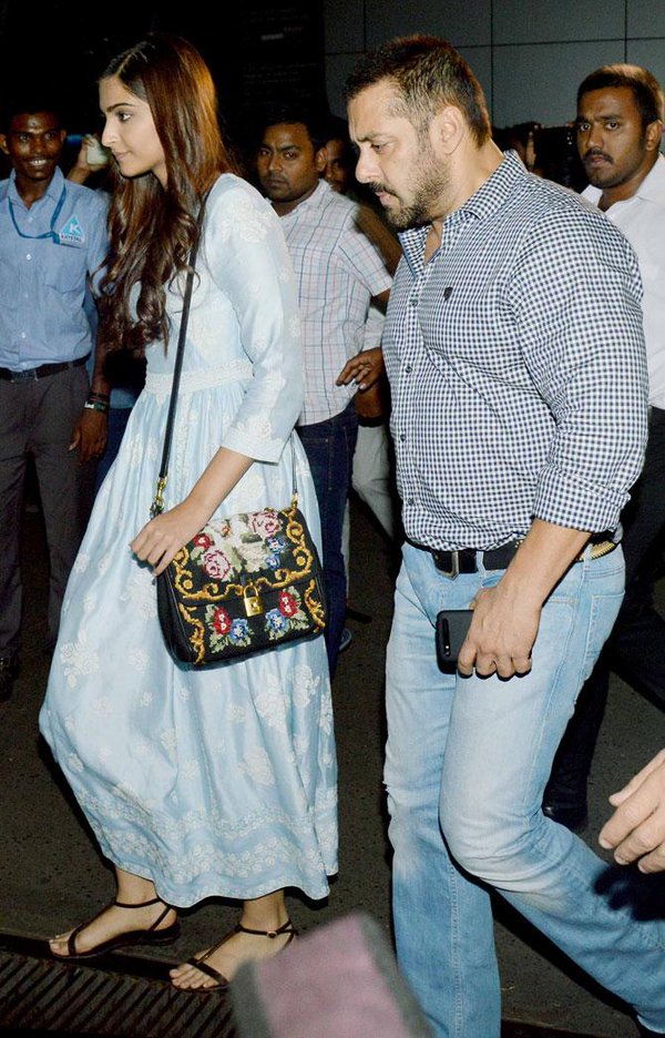 TeamSonaholic's tweet photo. Salman and Sonam clicked at Mumbai airport. #1WeekToPRDP https://t.co/tuwMXm400C