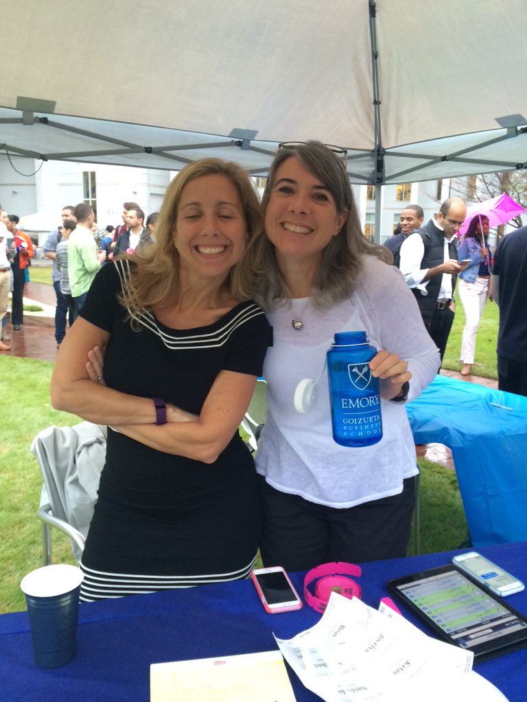 EmoryGoizueta's tweet photo. A warm welcome to all of our amazing alumni and guests on campus this evening! #alumnikegs #ig2015 #meetgoizueta https://t.co/kEeIJ06nFa