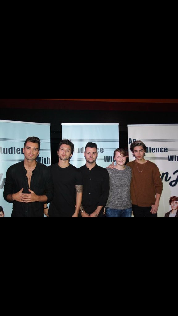 Becky__Henson's tweet photo. Loved last night meeting @JoshUJWorld @JJHamblett @JaymiUJWorld &amp; @georgeujworld #AnAudienceWithUnionJ thanks boys! https://t.co/K8kOvY4vuV
