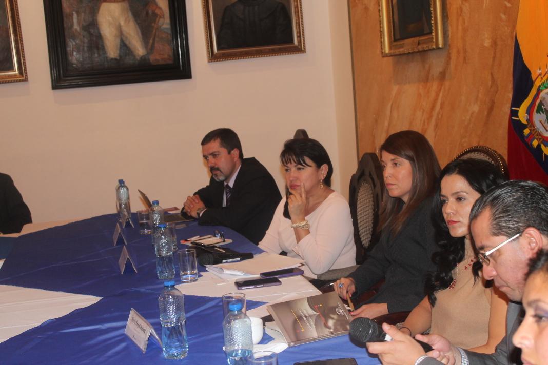 DDHH_Ec's tweet photo. La mesa provincial para la erradicación de violencia en #Azuay busca ser un encuentro participativo e inclusivo. https://t.co/62a2pFNYB2