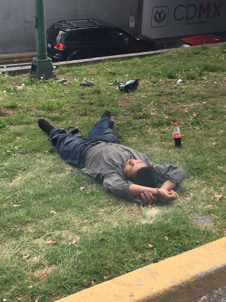 Naco que se respeta, sucumbe ante el mal del puerco, sin importar dónde lo agarre: