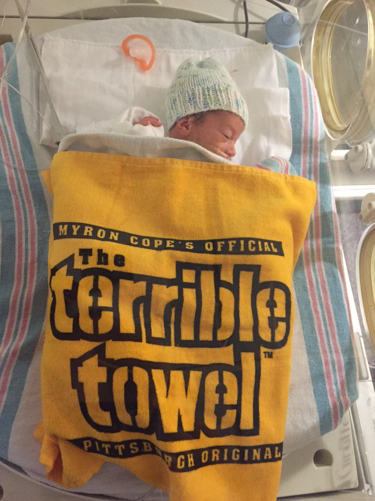 mdaugh10's tweet photo. Gannon Robert Daugherty. 4 lbs; born in Cleveland, but knows where his allegiances lie. Born to be a @steelers fan https://t.co/jQ6OpICN7H