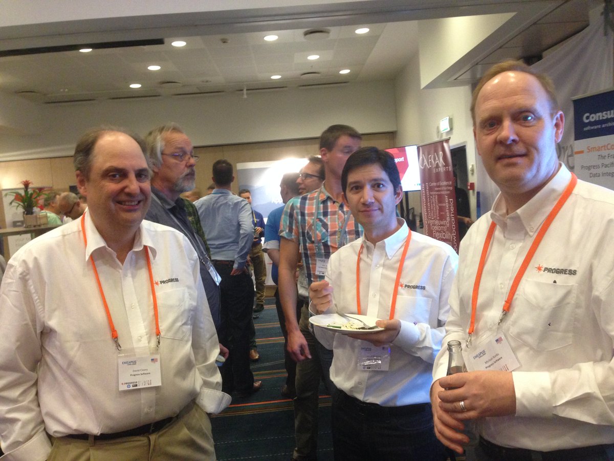 srinivask1975's tweet photo. Men in white... Dave Cleary, Mike Banks and Fernando from Progress #PUGChallenge #emeapugchallenge https://t.co/VnW8Mhrfw6