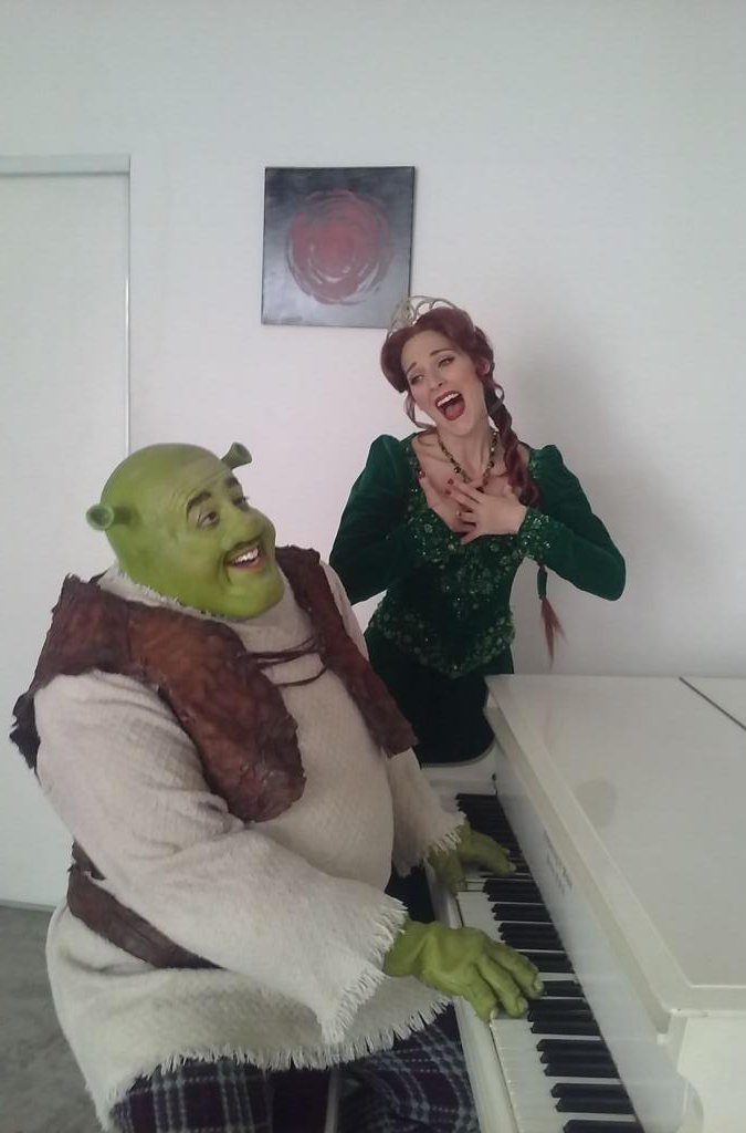 Son mas lindos !! Fiona y Shrek in Love , in Lab!
@LabMarte <a href="/melalenoir/">Mela Lenoir</a> <a href="/PABLOSULTANI/">pablosultani</a> <a href="/ShrekStageCo/">Shrek El Musical</a>