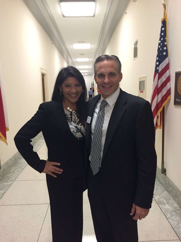 IDEACollege4all's tweet photo. Honored to have advocated at The Hill with KIPP San Antonio's Founder &amp; CEO Mark Larson. @KIPPSATX https://t.co/CXVRLkVlBD